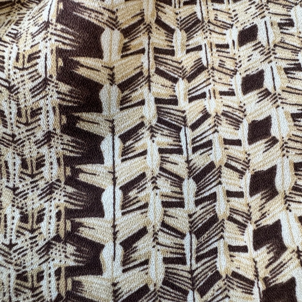C Sleeveless Crochet Knit Blouse in Cream and Brown - Picture 9 of 9